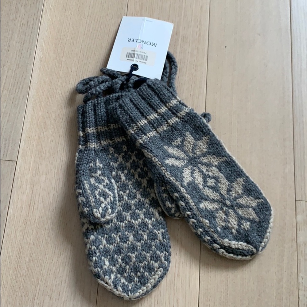 Moncler mittens